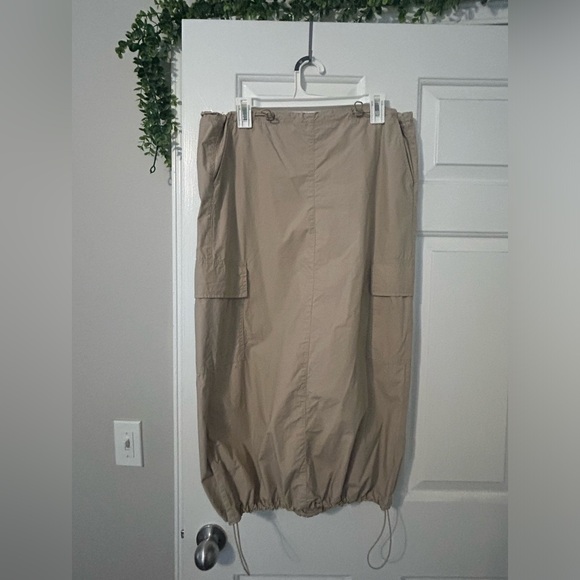 Tan Utility Cargo Long Skirt, Adjustable Maxi Skirt Ruched, with Pockets - Picture 4 of 5